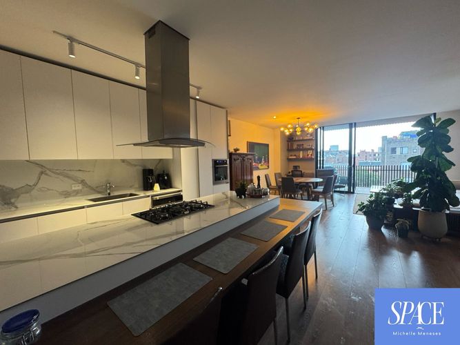 Apartamento de 2 alcobas en venta en Los Rosales, Bogotá, 141 m² · foto 9 de 24