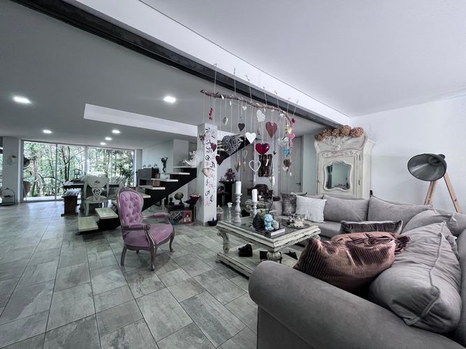 Casa de 7 alcobas en venta en Escobero, Envigado, 560 m² · foto 2 de 20