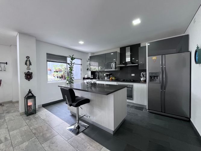 Casa de 7 alcobas en venta en Escobero, Envigado, 560 m² · foto 6 de 20