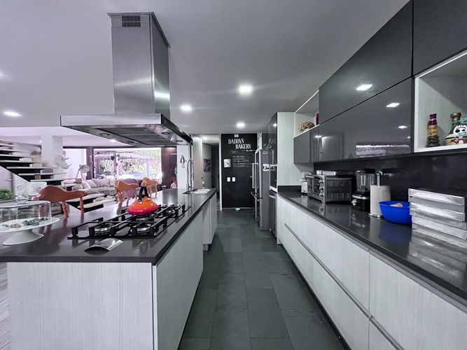 Casa de 7 alcobas en venta en Escobero, Envigado, 560 m² · foto 8 de 20