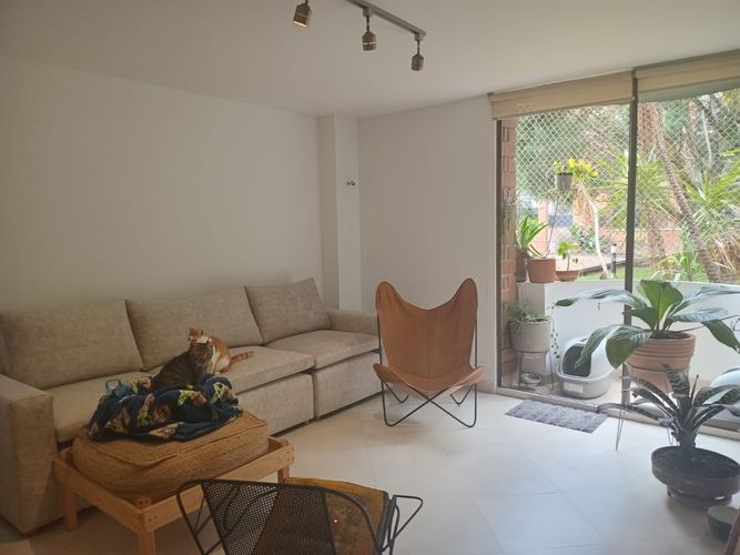 Apartamento de 2 alcobas en venta en El Poblado, Medellín, 74 m² · foto 2 de 17