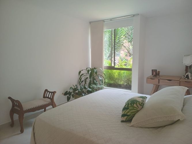 Apartamento de 2 alcobas en venta en El Poblado, Medellín, 74 m² · foto 10 de 17