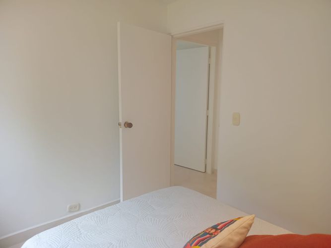 Apartamento de 2 alcobas en venta en El Poblado, Medellín, 74 m² · foto 12 de 17