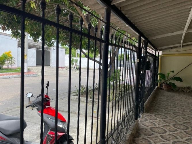 Casa de 3 alcobas en venta en Chiquinquira, Barranquilla, 232 m² · foto 2 de 9
