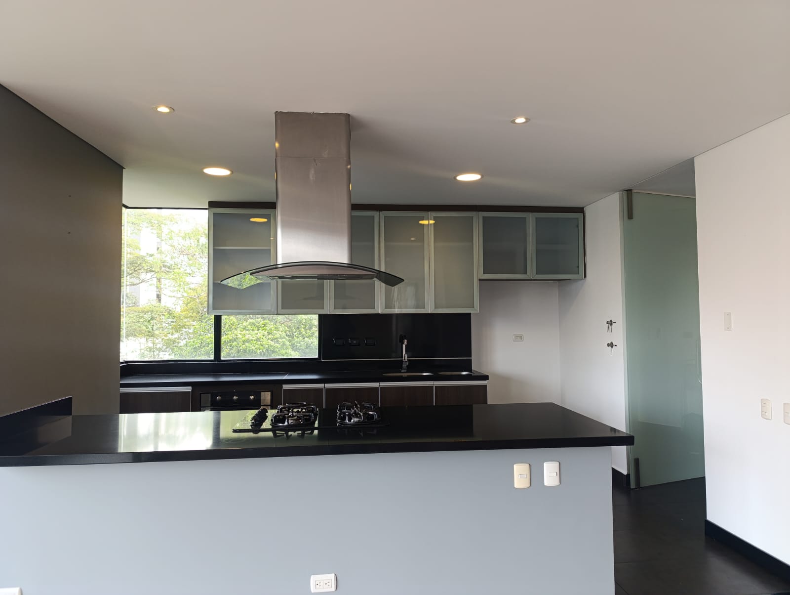 Apartamento en arriendo en El Poblado, Medellín · foto 5 de 19