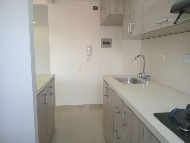 Apartamento de 3 alcobas en arriendo en El Poblado, Medellín, 70 m² · foto 5 de 17