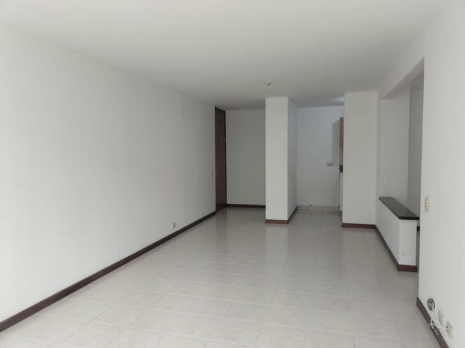 Apartamento de 2 alcobas en arriendo en El Poblado, Medellín, 76 m² · foto 3 de 16