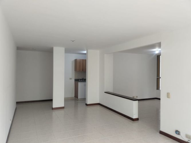 Apartamento de 2 alcobas en arriendo en El Poblado, Medellín, 76 m² · foto 4 de 16
