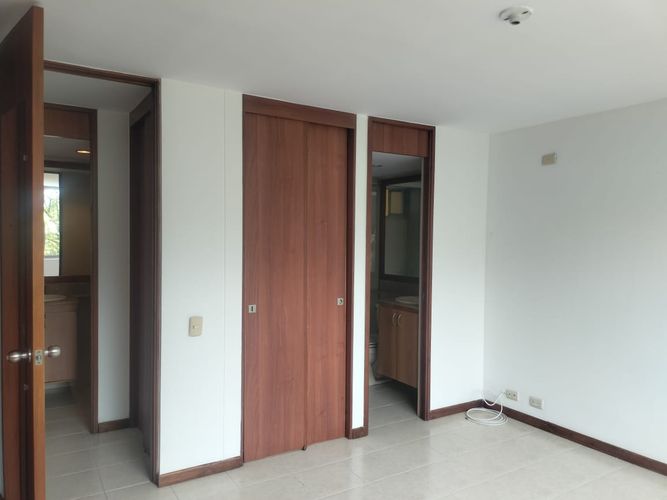 Apartamento de 2 alcobas en arriendo en El Poblado, Medellín, 76 m² · foto 9 de 16