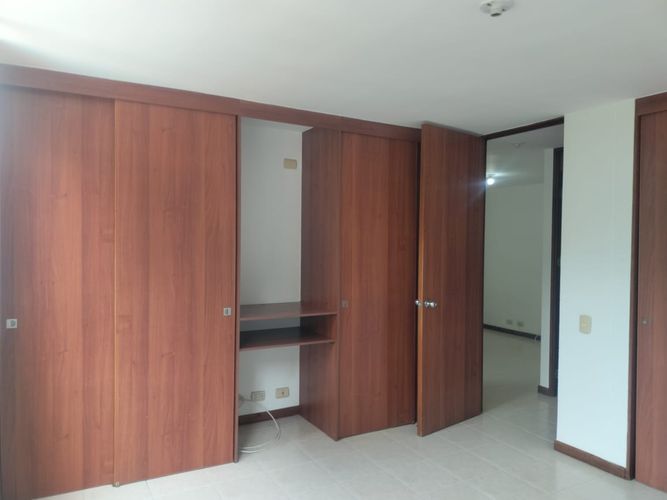 Apartamento de 2 alcobas en arriendo en El Poblado, Medellín, 76 m² · foto 10 de 16