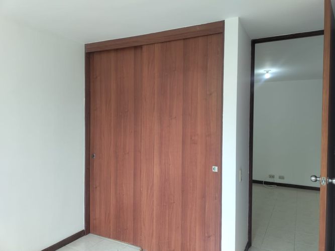 Apartamento de 2 alcobas en arriendo en El Poblado, Medellín, 76 m² · foto 13 de 16