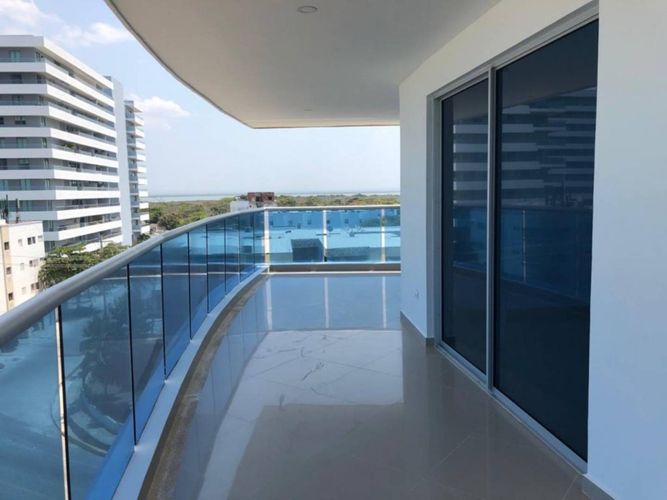 Apartamento de 2 alcobas en venta en Crespo, Cartagena, 125 m² · foto 3 de 15