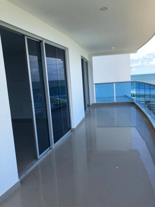 Apartamento de 2 alcobas en venta en Crespo, Cartagena, 125 m² · foto 4 de 15