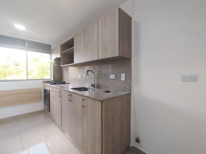 Apartamento de 2 alcobas en arriendo en El Poblado, Medellín, 84 m² · foto 3 de 13