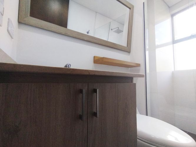 Apartamento de 2 alcobas en arriendo en El Poblado, Medellín, 84 m² · foto 11 de 13