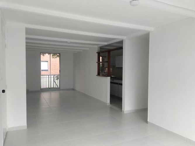 Apartamento de 3 alcobas en arriendo en El Poblado, Medellín, 100 m² · foto 3 de 16