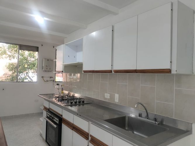 Apartamento de 3 alcobas en arriendo en El Poblado, Medellín, 100 m² · foto 4 de 16