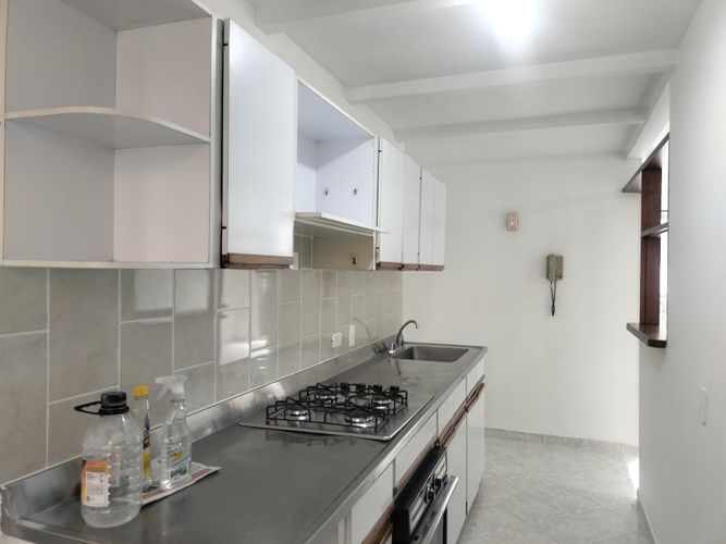 Apartamento de 3 alcobas en arriendo en El Poblado, Medellín, 100 m² · foto 5 de 16