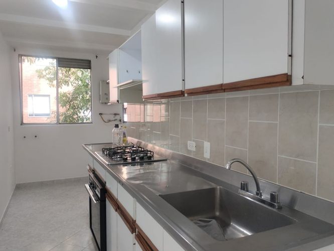 Apartamento de 3 alcobas en arriendo en El Poblado, Medellín, 100 m² · foto 8 de 16