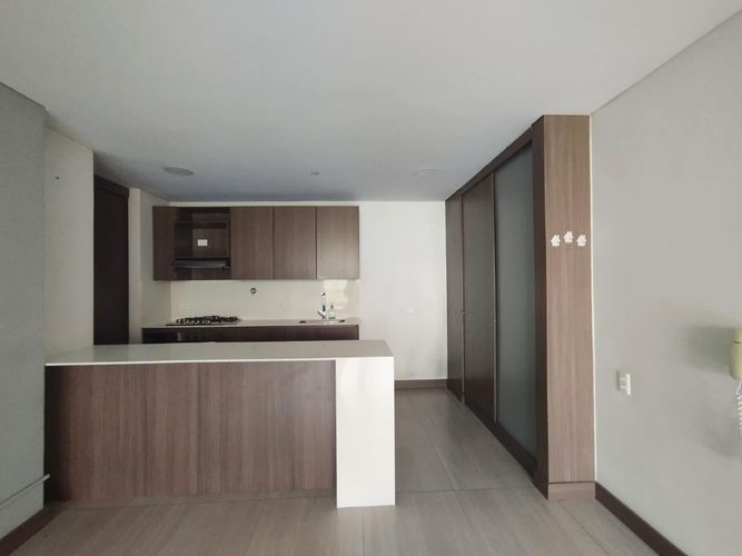 Apartamento de 3 alcobas en arriendo en El Poblado, Medellín, 127 m² · foto 5 de 15