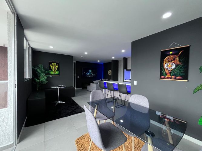 Apartamento de 3 alcobas en venta en El Poblado, Medellín, 80 m² · foto 3 de 18