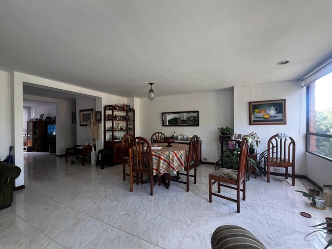 Apartamento de 3 alcobas en venta en El Poblado, Medellín, 135 m² · foto 4 de 14