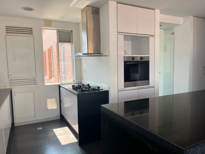 Apartamento de 2 alcobas en venta en Chapinero, Bogotá, 136 m² · foto 9 de 12