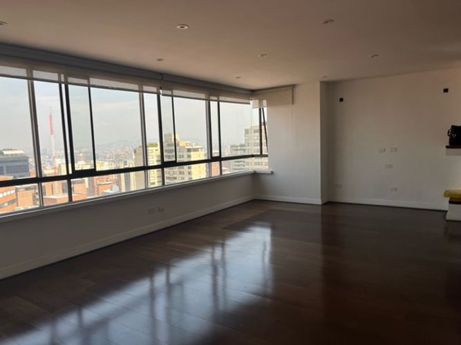 Apartamento de 2 alcobas en venta en Chapinero, Bogotá, 136 m² · foto 10 de 12