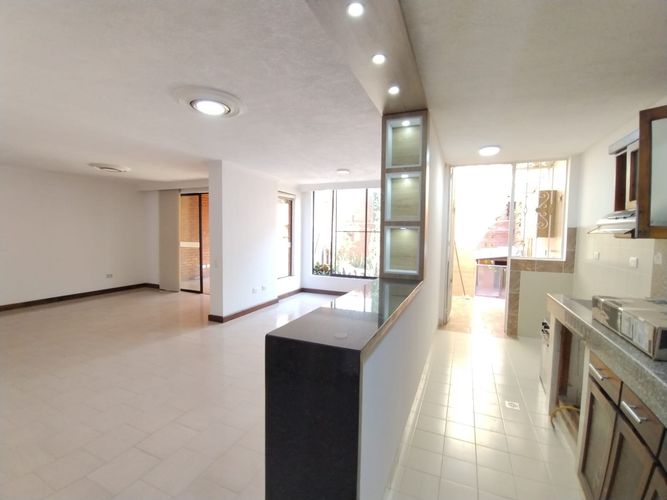 Casa de 3 alcobas en venta en San Joaquin, Cali, 380 m² · foto 4 de 20