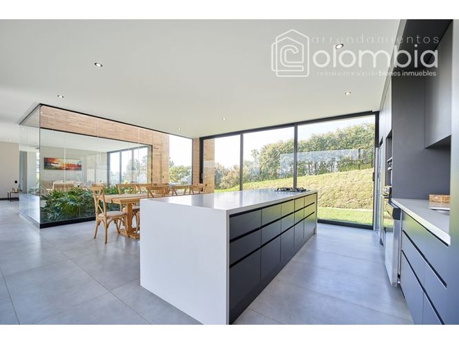Casa de 3 alcobas en venta en Las Palmas, Envigado, 350 m² · foto 11 de 24