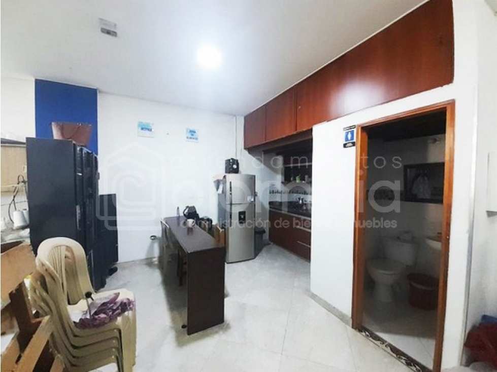 1BR Commercial Space in Los naranjos (184 m²) for Sale - 2