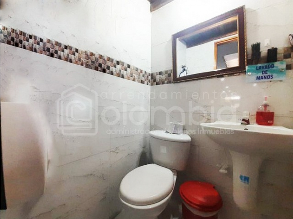 1BR Commercial Space in Los naranjos (184 m²) for Sale - 3