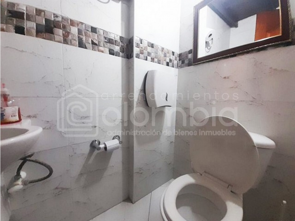 1BR Commercial Space in Los naranjos (184 m²) for Sale - 4