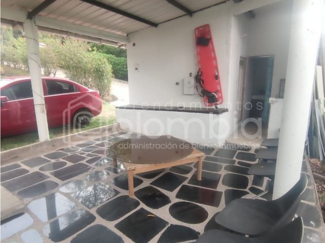 Casa de 7 alcobas en venta en La Tablaza, La Estrella, 520 m² · foto 2 de 24