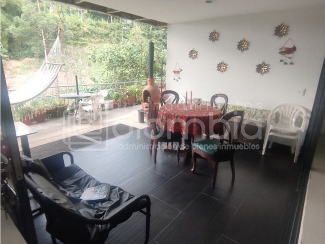 Casa de 7 alcobas en venta en La Tablaza, La Estrella, 520 m² · foto 10 de 24