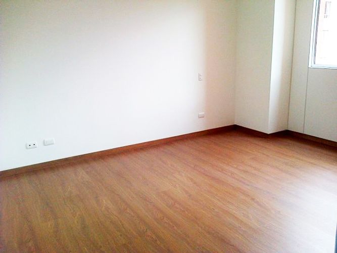 Apartamento de 2 alcobas en arriendo en El Poblado, Medellín, 103 m² · foto 9 de 12