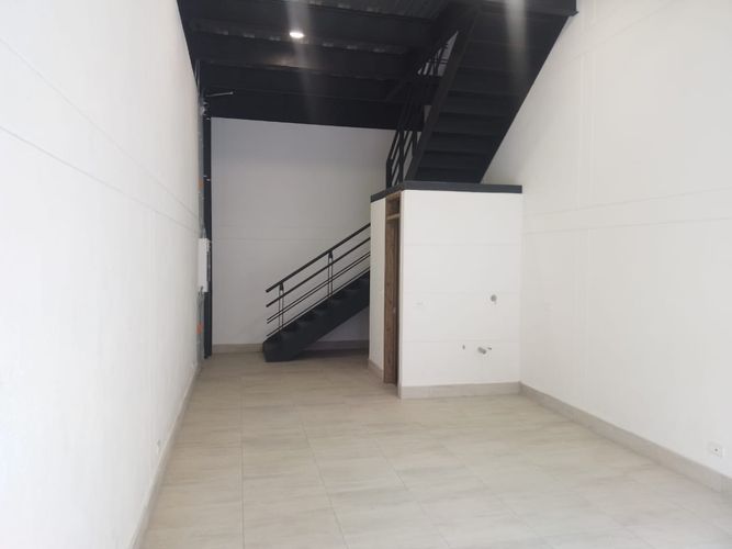 Local en arriendo en Entre Amigos, Sabaneta, 54 m² · foto 2 de 9