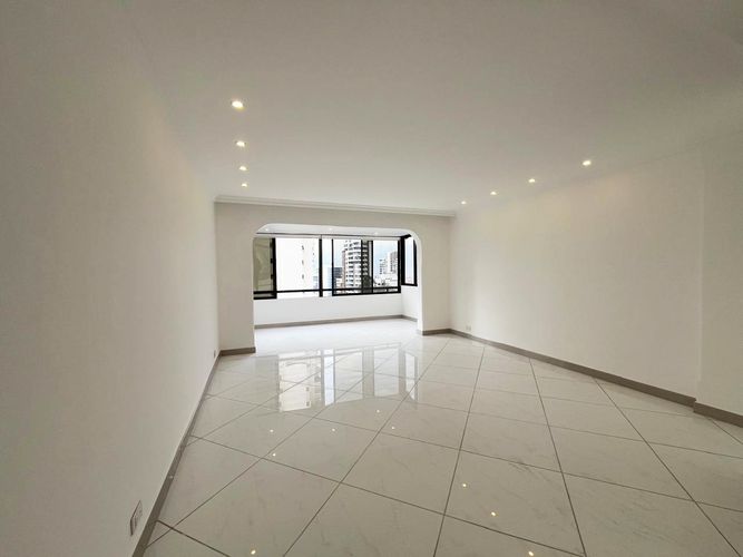 Apartamento de 3 alcobas en arriendo en El Poblado, Medellín, 168 m² · foto 2 de 19