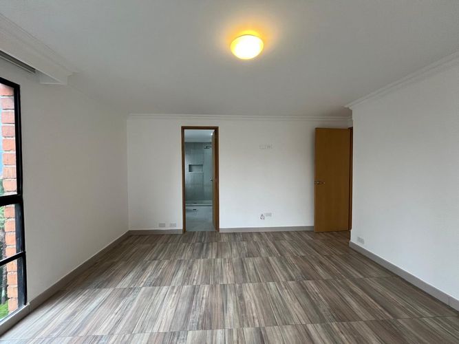 Apartamento de 3 alcobas en arriendo en El Poblado, Medellín, 168 m² · foto 15 de 19