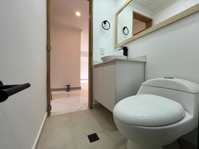 Apartamento de 3 alcobas en arriendo en El Poblado, Medellín, 168 m² · foto 18 de 19