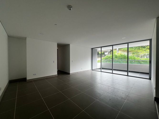 Apartamento de 3 alcobas en arriendo en Loma Benedictinos, Envigado, 115 m² · foto 2 de 16