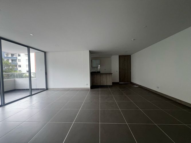 Apartamento de 3 alcobas en arriendo en Loma Benedictinos, Envigado, 115 m² · foto 5 de 16