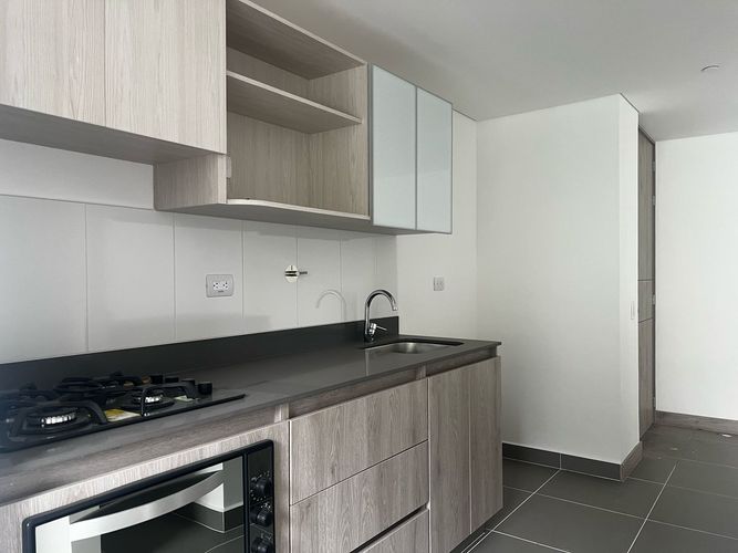 Apartamento de 3 alcobas en arriendo en Loma Benedictinos, Envigado, 115 m² · foto 8 de 16