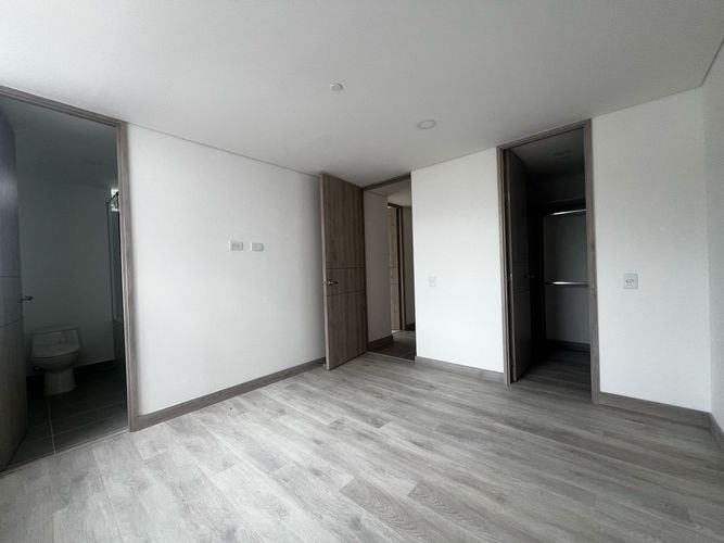 Apartamento de 3 alcobas en arriendo en Loma Benedictinos, Envigado, 115 m² · foto 9 de 16