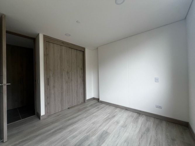 Apartamento de 3 alcobas en arriendo en Loma Benedictinos, Envigado, 115 m² · foto 11 de 16