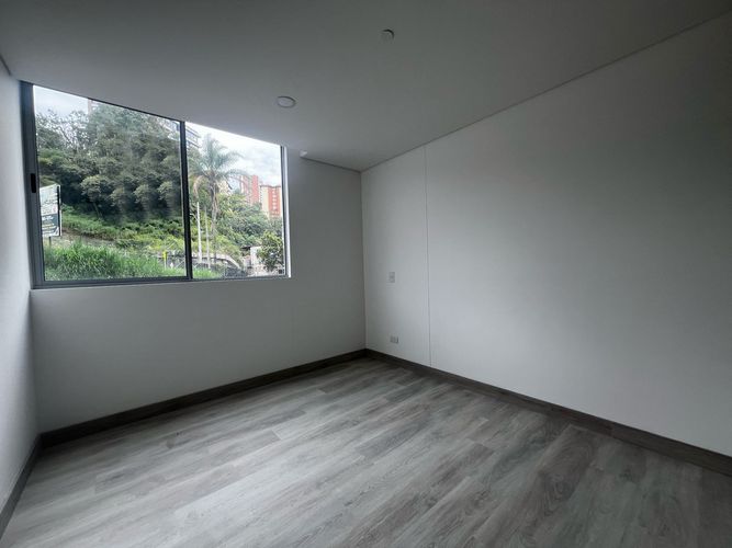 Apartamento de 3 alcobas en arriendo en Loma Benedictinos, Envigado, 115 m² · foto 14 de 16