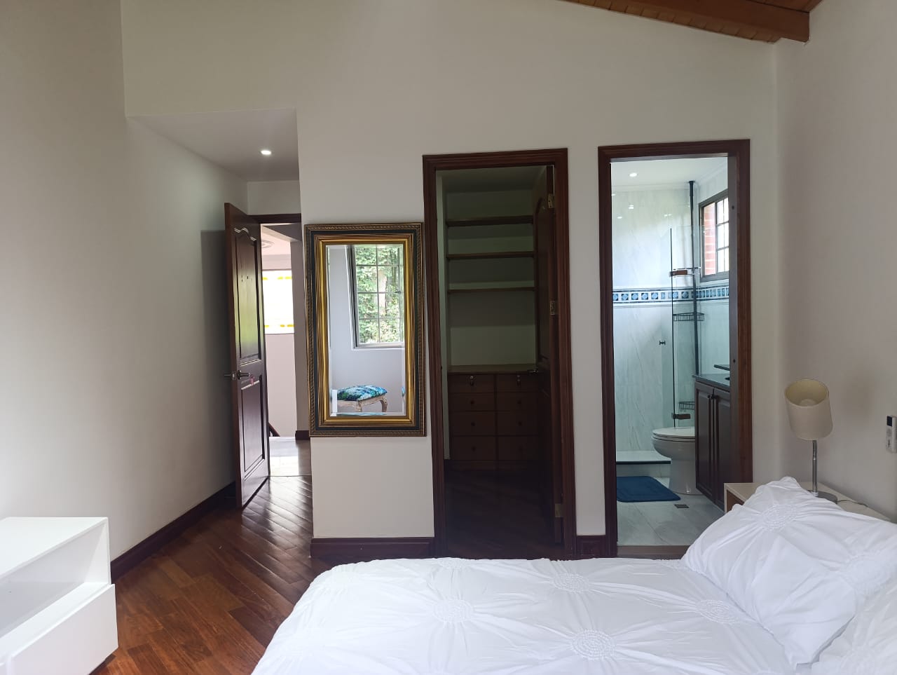 Casa en arriendo en El Poblado, Medellín · foto 10 de 20