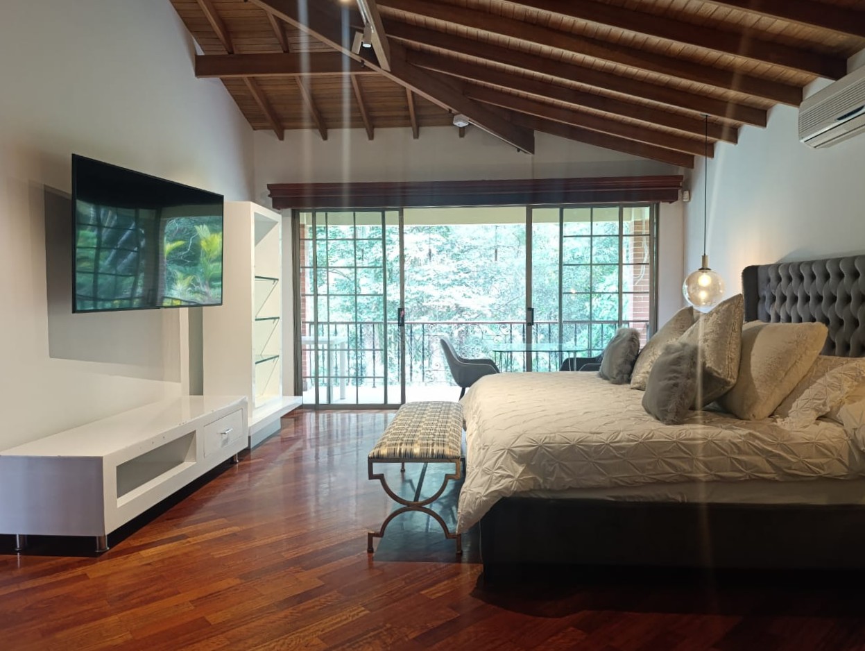 Casa en arriendo en El Poblado, Medellín · foto 14 de 20
