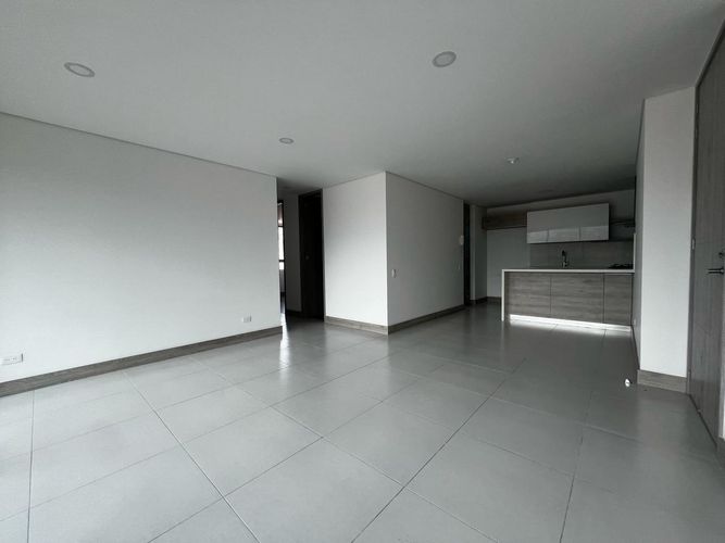 Apartamento de 3 alcobas en arriendo en Montessori, Envigado, 97 m² · foto 2 de 17