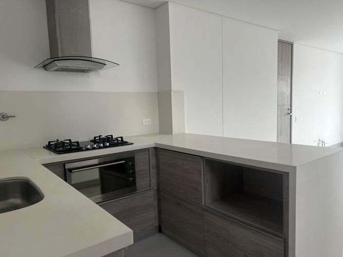 Apartamento de 3 alcobas en arriendo en Montessori, Envigado, 97 m² · foto 5 de 17
